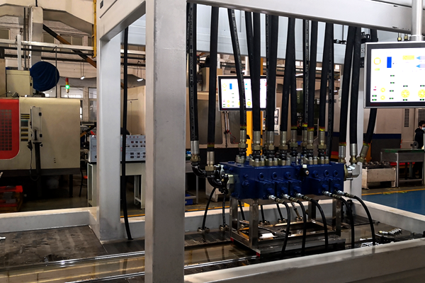 600L/min 工程多路閥試驗(yàn)臺(tái)